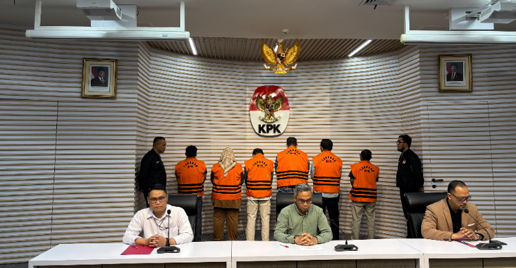 Kadis PUPR OKU dan Tiga Anggota DPRD OKU Berompi Tahanan KPK